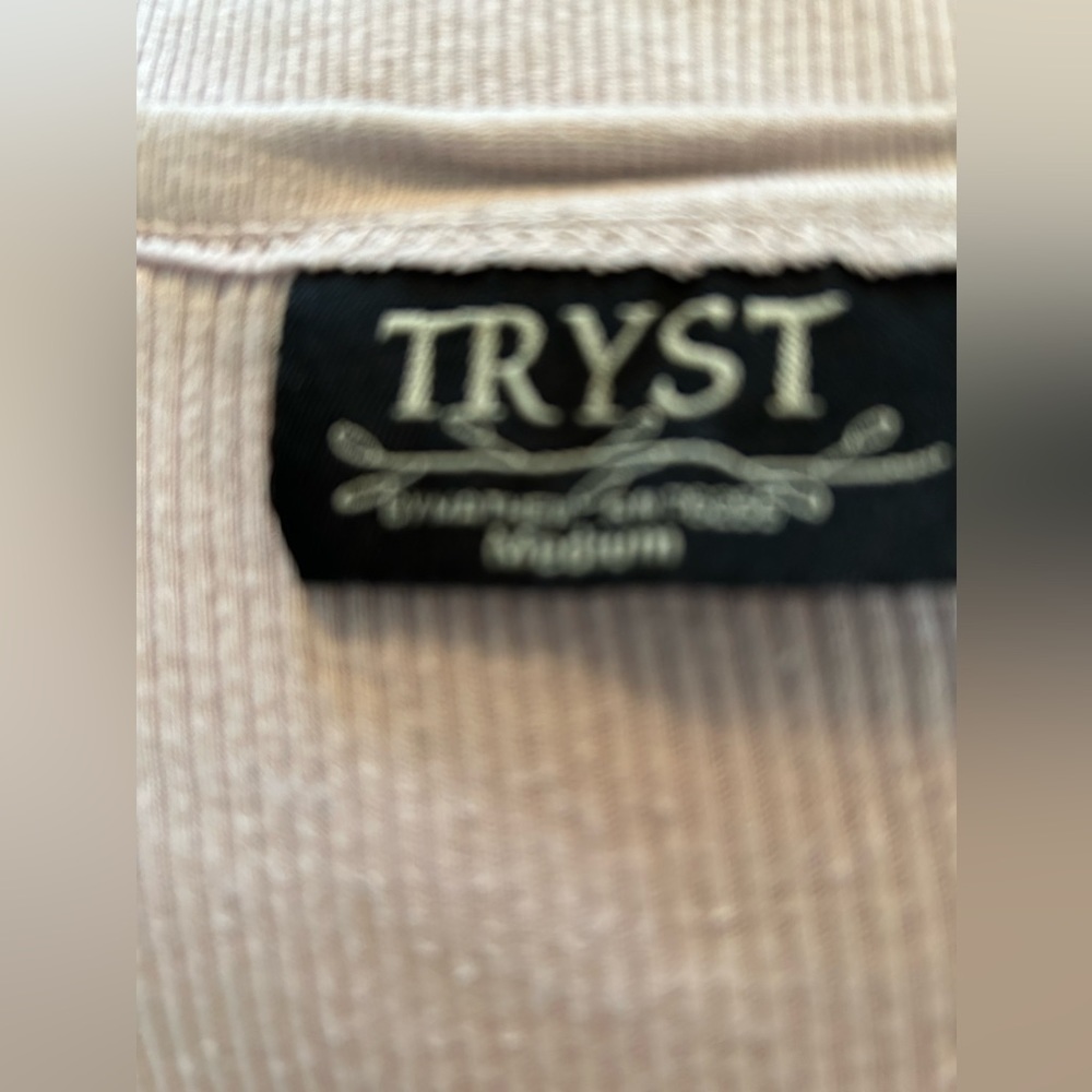 TRYST Tee - Picture 3 of 5